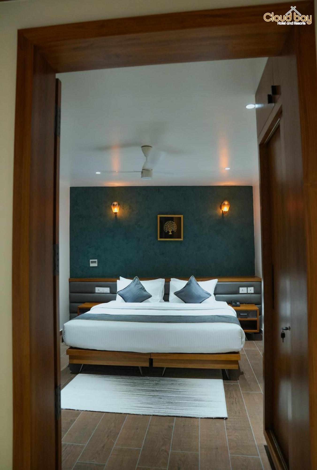 Hotel Cloud Bay Manjeri ภายนอก รูปภาพ