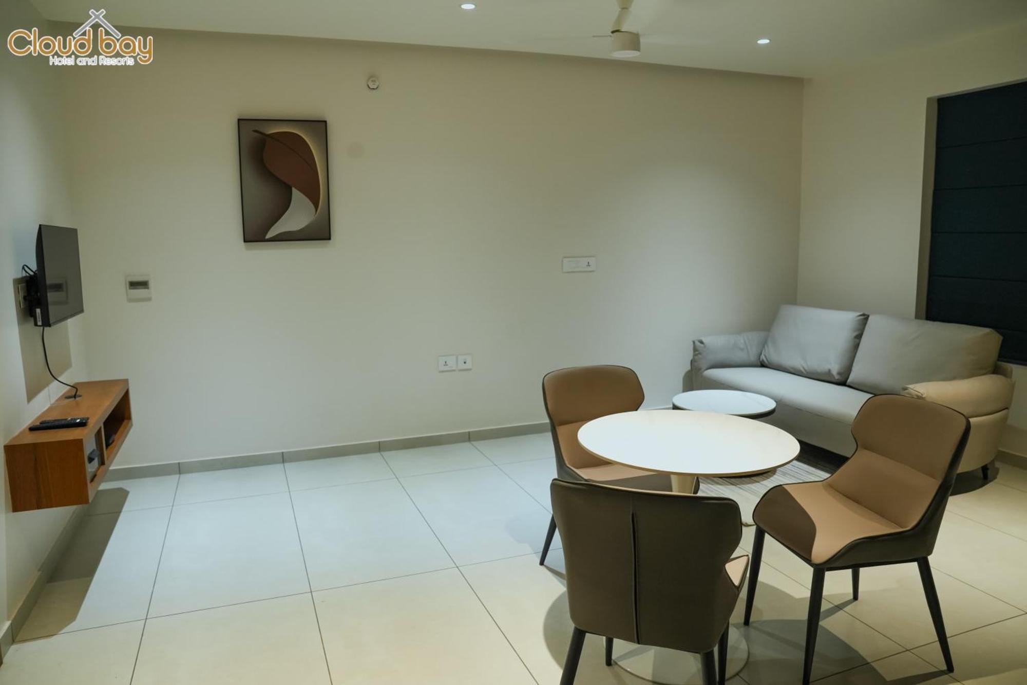 Hotel Cloud Bay Manjeri ภายนอก รูปภาพ