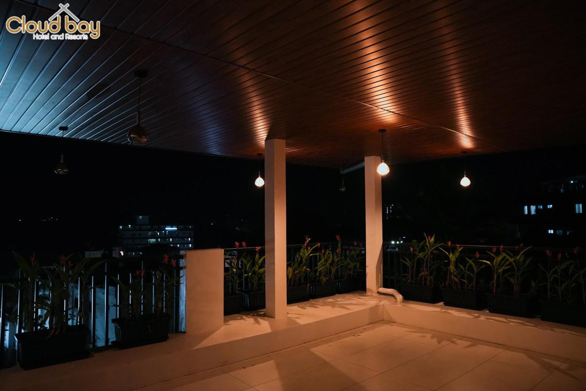 Hotel Cloud Bay Manjeri ภายนอก รูปภาพ