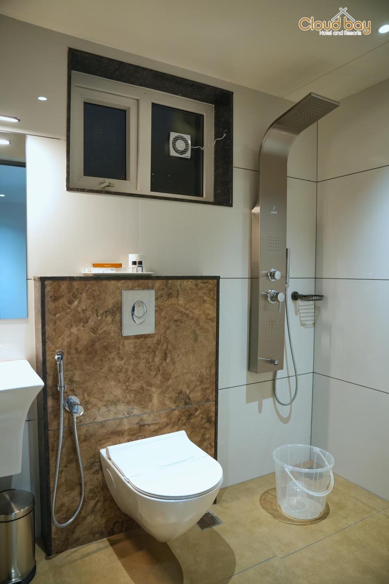 Hotel Cloud Bay Manjeri ภายนอก รูปภาพ